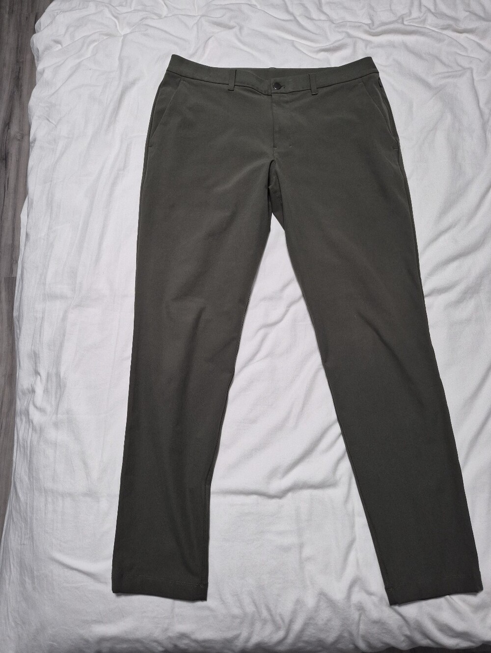 Lululemon Classic-Fit Trouser size 34/32. Color olive green.